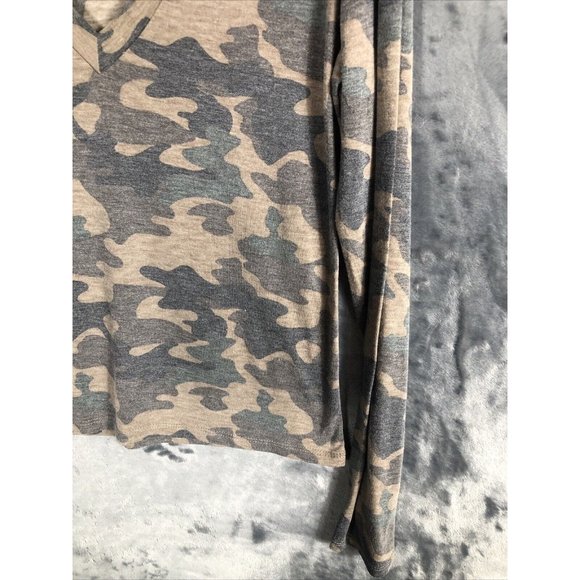 Tresics Top Camouflage Shirt Woman’s V-neck Long Sleeve Tee Shirt Adult Large - Picture 4 of 15